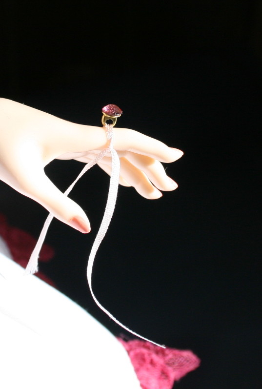 Fauceted pink Vintage ring